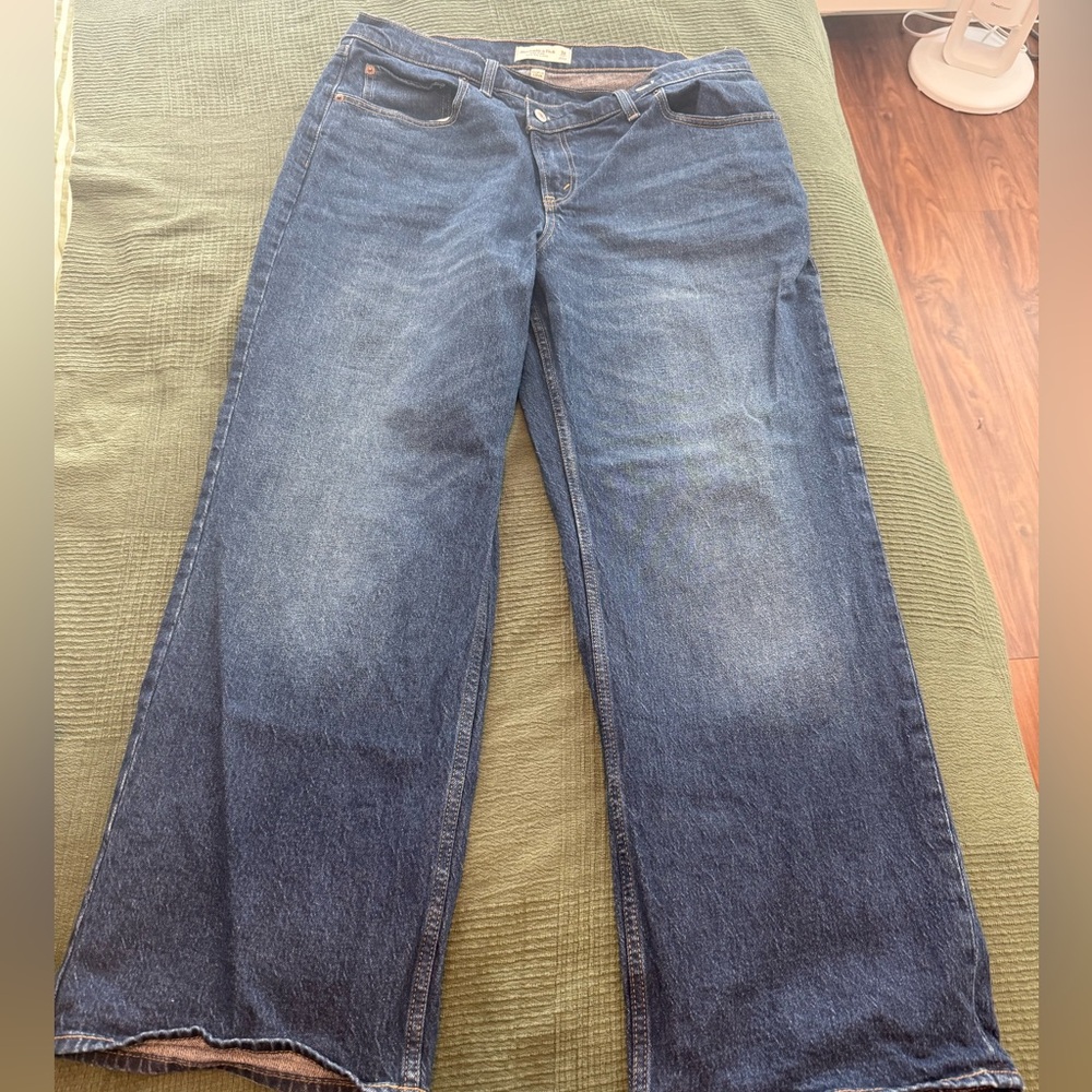 Abercrombie 90s relaxed jeans with crossover waistband